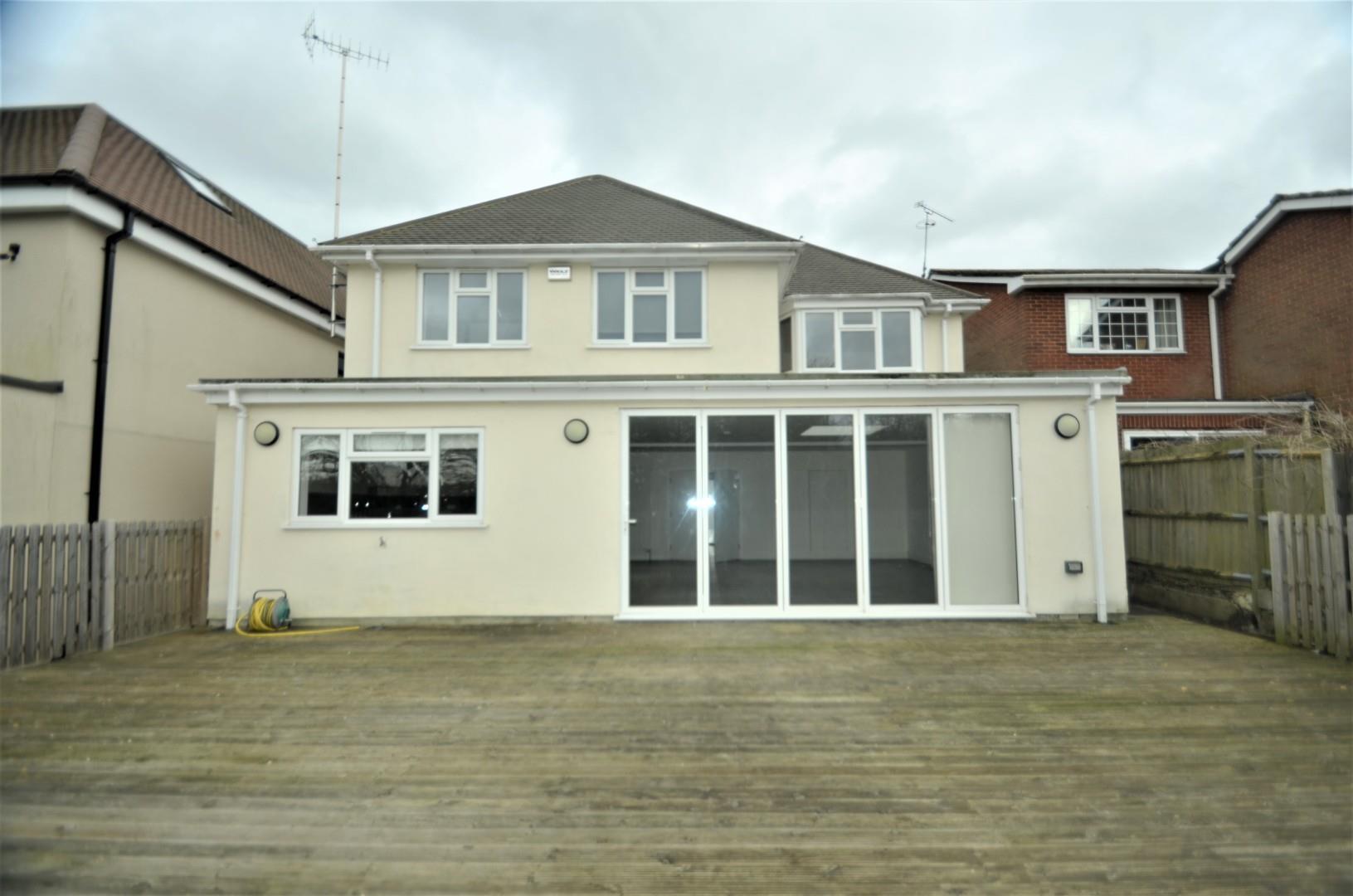 Edgwarebury Lane, Edgware